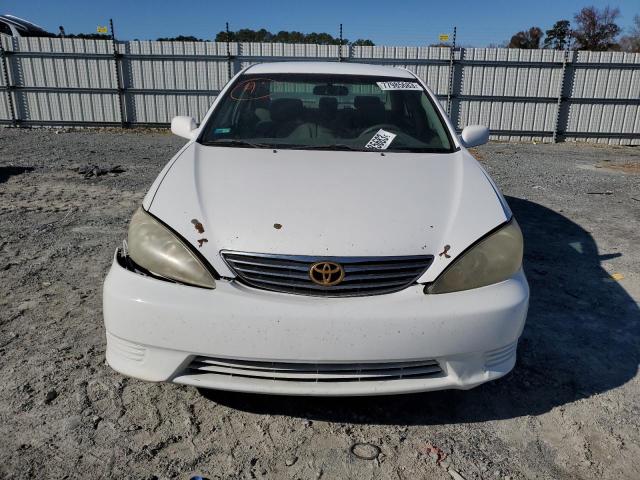 4T1BE32K85U411040 - 2005 TOYOTA CAMRY LE WHITE photo 5