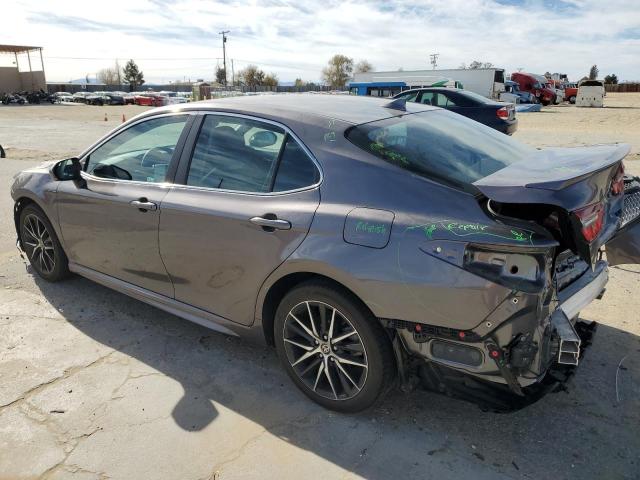 4T1T11AK2NU702526 - 2022 TOYOTA CAMRY SE GRAY photo 2