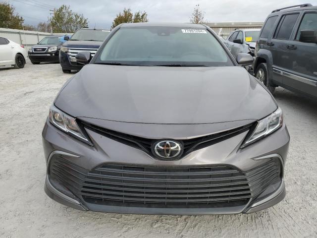 4T1C11AK0PU179316 - 2023 TOYOTA CAMRY LE 灰色 照片 5