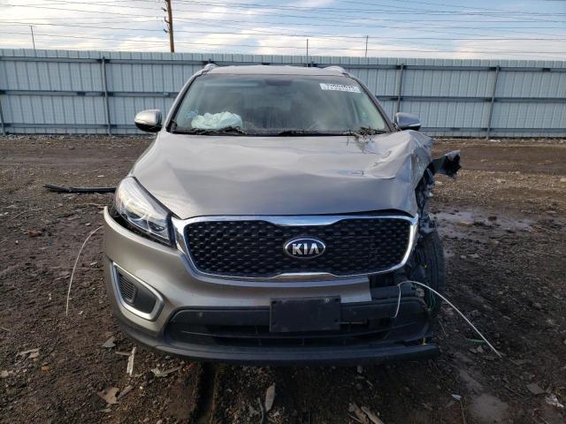 5XYPG4A36HG201255 - 2017 KIA SORENTO LX GRAY photo 5