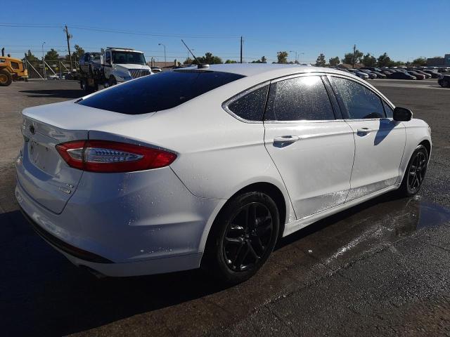 3FA6P0HD2FR145052 - 2015 FORD FUSION SE WHITE photo 3