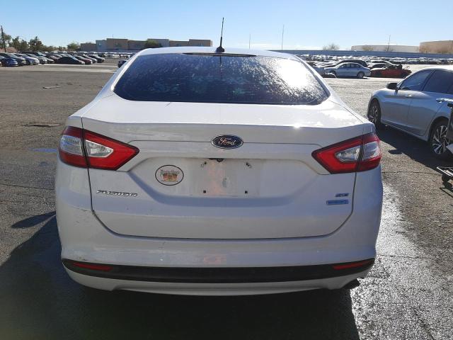 3FA6P0HD2FR145052 - 2015 FORD FUSION SE WHITE photo 6