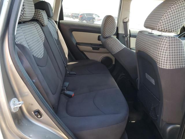 KNDJT2A23B7213655 - 2011 KIA SOUL + GRAY photo 11