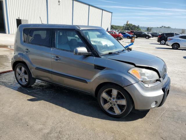 KNDJT2A23B7213655 - 2011 KIA SOUL + GRAY photo 4