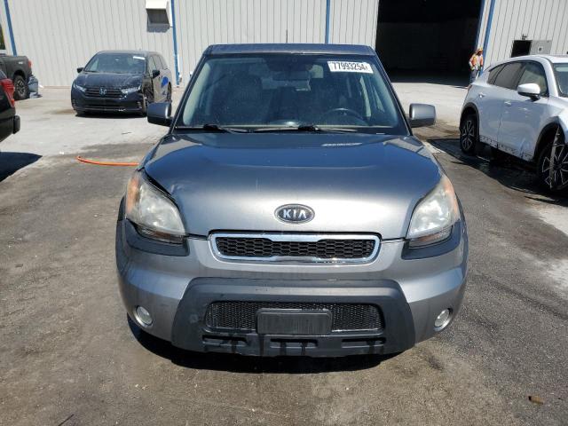 KNDJT2A23B7213655 - 2011 KIA SOUL + GRAY photo 5