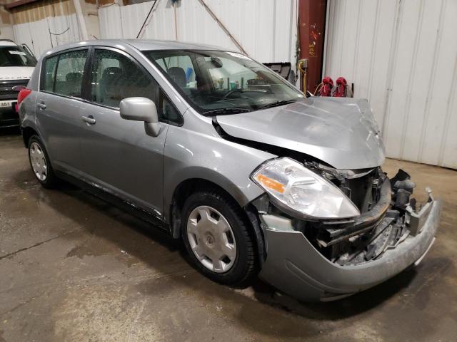 3N1BC13E79L479047 - 2009 NISSAN VERSA S GRAY photo 4