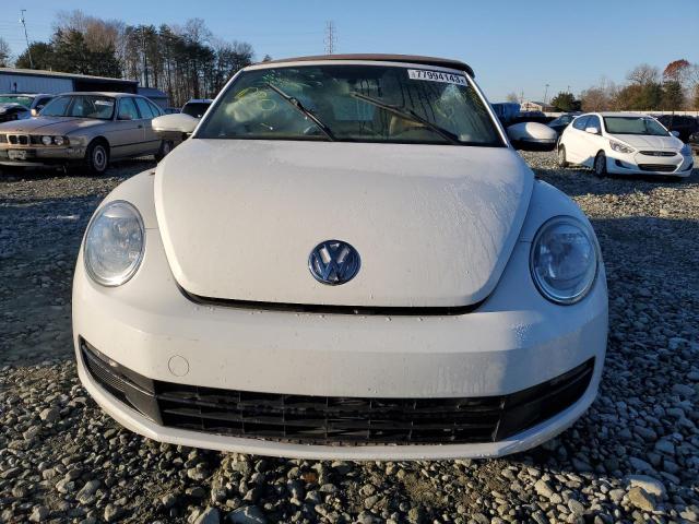 3VW517AT3EM814729 - 2014 VOLKSWAGEN BEETLE WHITE photo 5