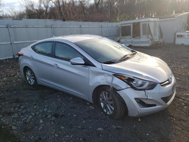 5NPDH4AE7FH548374 - 2015 HYUNDAI ELANTRA SE SILVER photo 4