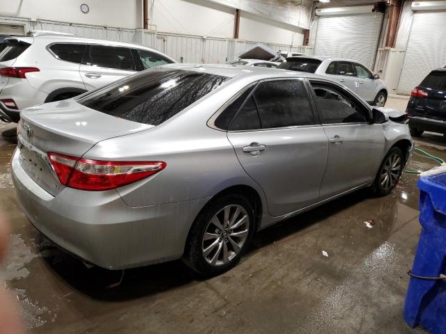 4T1BF1FK0HU621910 - 2017 TOYOTA CAMRY LE SILVER photo 3