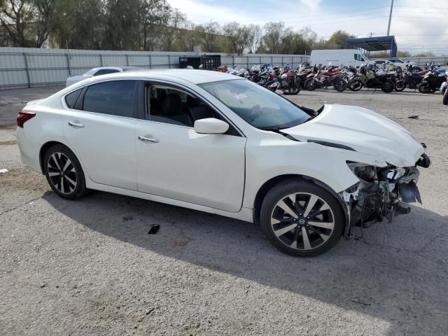 1N4AL3AP3JC111432 - 2018 NISSAN ALTIMA 2.5 WHITE photo 4