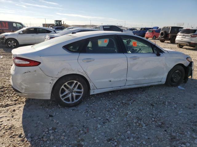 3FA6P0H7XFR281827 - 2015 FORD FUSION SE WHITE photo 3