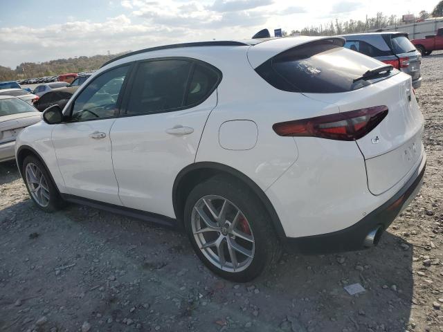 ZASFAKNN5J7B88859 - 2018 ALFA ROMEO STELVIO TI SPORT WHITE photo 2