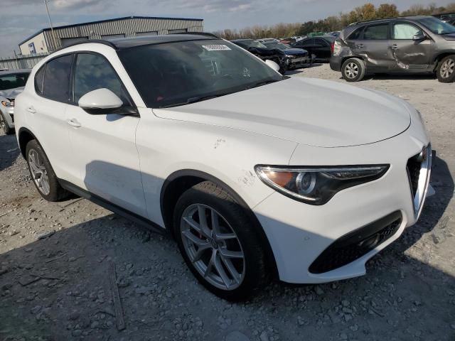 ZASFAKNN5J7B88859 - 2018 ALFA ROMEO STELVIO TI SPORT WHITE photo 4