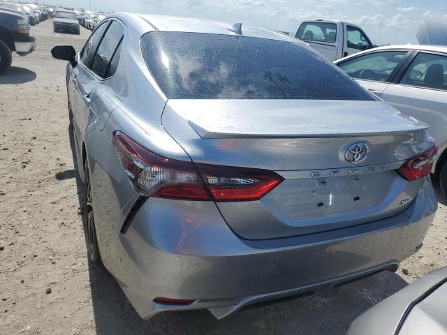 4T1G11AK0RU880894 - 2024 TOYOTA CAMRY SE NIGHT SHADE SILVER photo 6