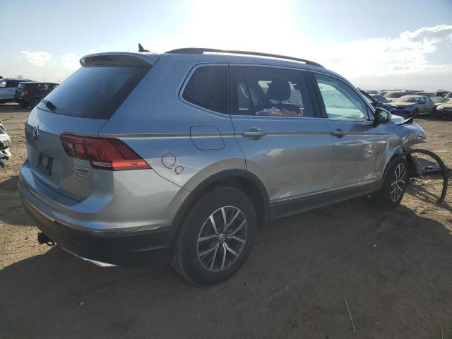 3VV2B7AX1LM099938 - 2020 VOLKSWAGEN TIGUAN SE SILVER photo 3