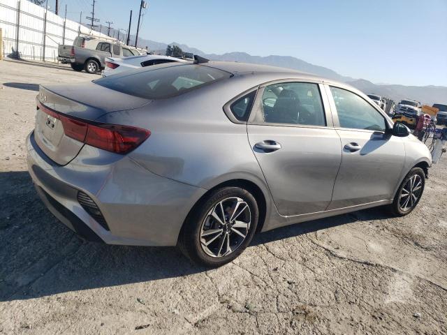 3KPF24AD4RE766783 - 2024 KIA FORTE LX GRAY photo 3