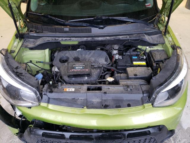 KNDJN2A24F7765102 - 2015 KIA SOUL GREEN photo 11