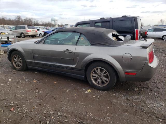 1ZVFT84NX55215463 - 2005 FORD MUSTANG TAN photo 2