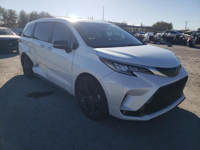 5TDCRKEC4PS137693 - 2023 TOYOTA SIENNA XSE WHITE photo 4