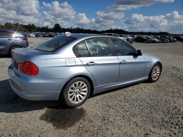 WBAPH77599NL83547 - 2009 BMW 328 I BLUE photo 3