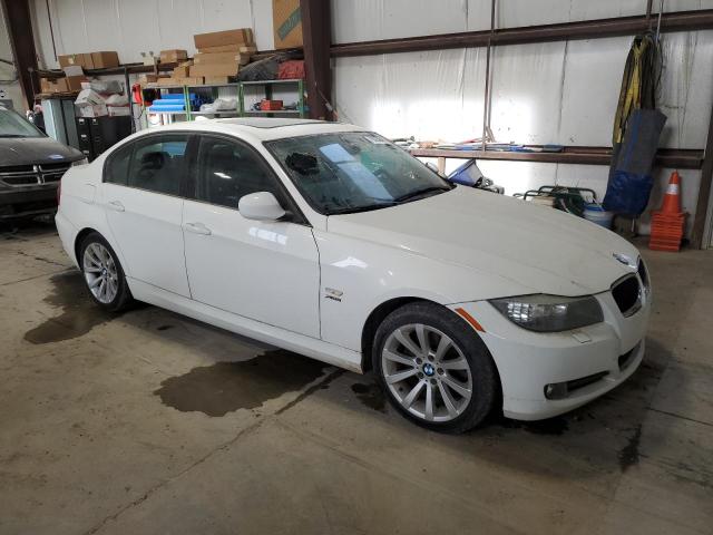 WBAPK7G58BNN48995 - 2011 BMW 328 XI WHITE photo 4