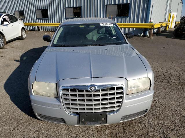 2C3AA43R55H102873 - 2005 CHRYSLER 300 SILVER photo 5