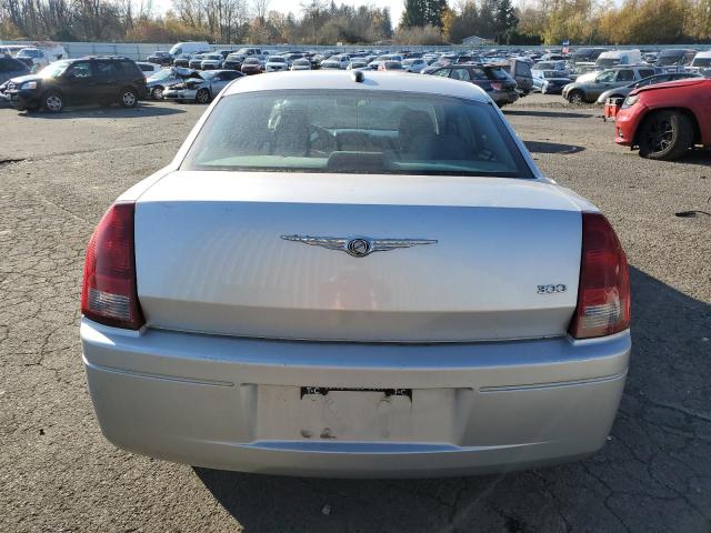 2C3AA43R55H102873 - 2005 CHRYSLER 300 SILVER photo 6