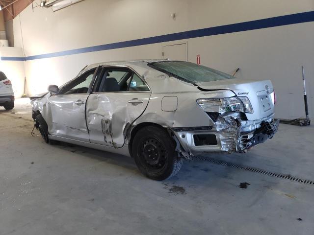 4T1BF3EK2AU66462 - 2010 TOYOTA CAMRY BASE SILVER photo 2