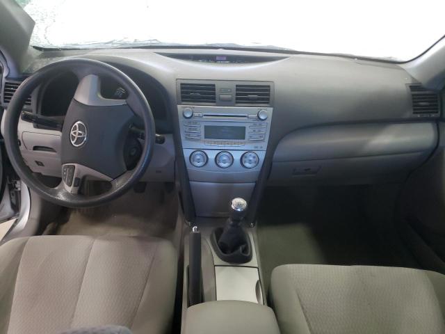 4T1BF3EK2AU66462 - 2010 TOYOTA CAMRY BASE SILVER photo 8