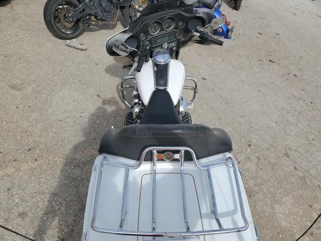 1HD1FC4187Y725007 - 2007 HARLEY-DAVIDSON FLHTCUI 白色 照片 6