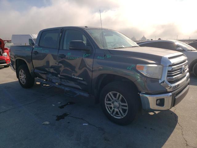 5TFEM5F18HX111423 - 2017 TOYOTA TUNDRA CREWMAX SR5 GRAY photo 4