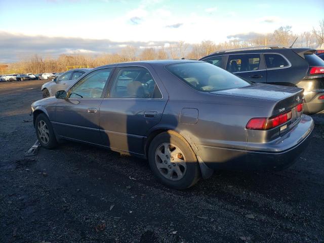 JT2BF22K2X0195099 - 1999 TOYOTA CAMRY LE GRAY photo 2