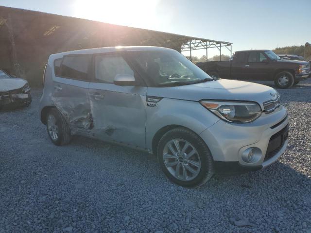 KNDJP3A58H7495420 - 2017 KIA SOUL + SILVER photo 4