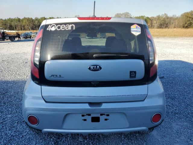 KNDJP3A58H7495420 - 2017 KIA SOUL + SILVER photo 6