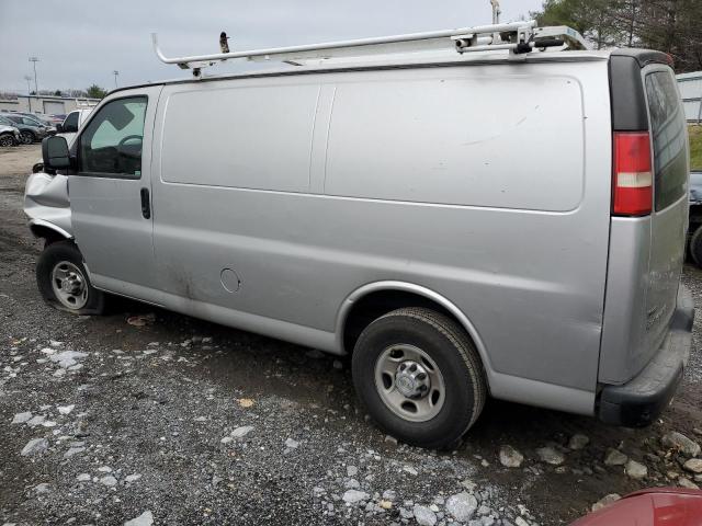 1GCZGFBA9A1184104 - 2010 CHEVROLET EXPRESS G2 SILVER photo 2