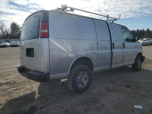 1GCZGFBA9A1184104 - 2010 CHEVROLET EXPRESS G2 SILVER photo 3