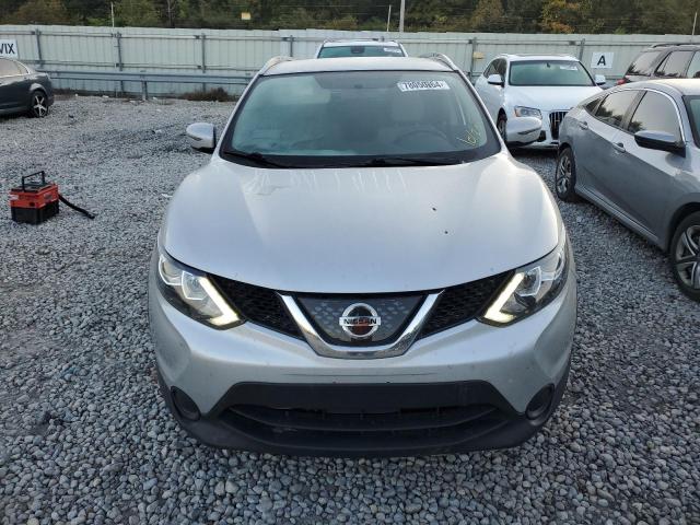 JN1BJ1CP2JW189420 - 2018 NISSAN ROGUE SPOR S SILVER photo 5