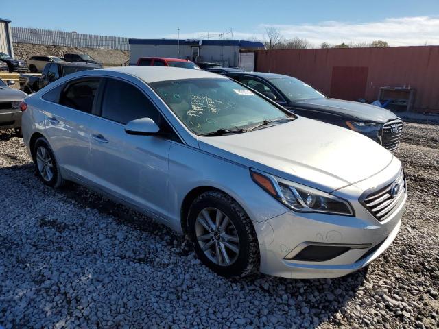 5NPE24AF2HH531340 - 2017 HYUNDAI SONATA SE SILVER photo 4