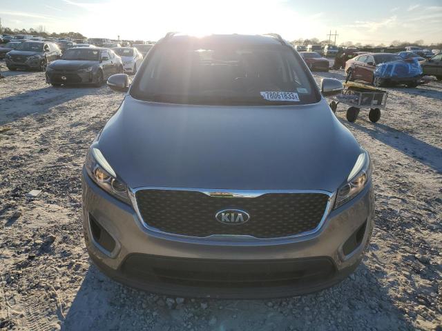 5XYPGDA32HG328276 - 2017 KIA SORENTO LX GRAY photo 5