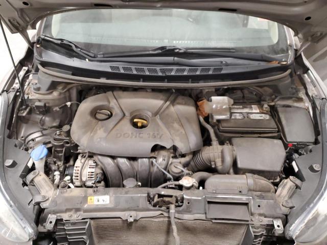 5NPDH4AE2GH679696 - 2016 HYUNDAI ELANTRA SE GOLD photo 11