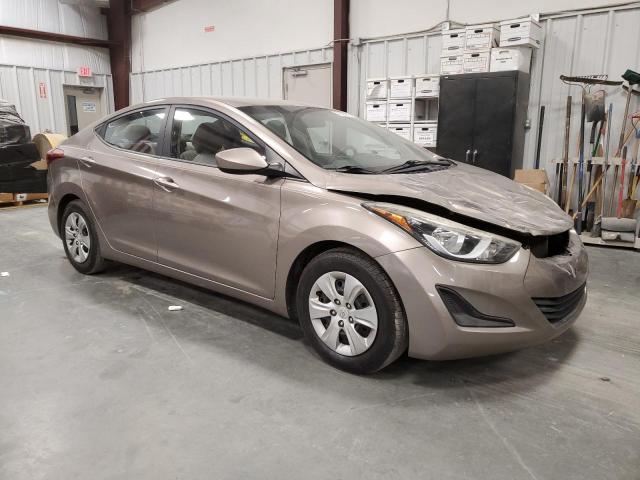 5NPDH4AE2GH679696 - 2016 HYUNDAI ELANTRA SE GOLD photo 4