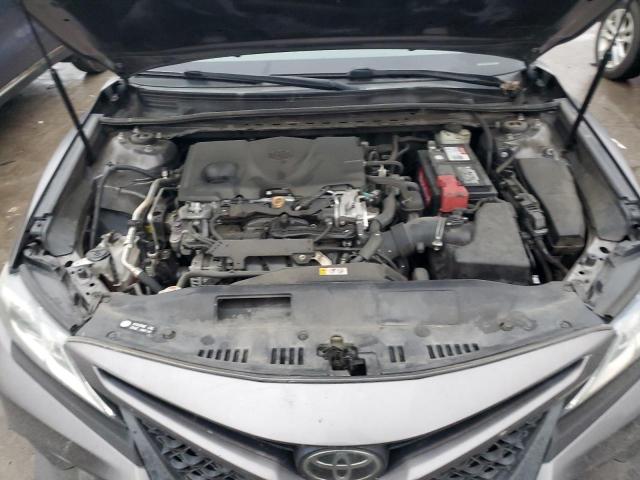 4T1B11HK4JU629865 - 2018 TOYOTA CAMRY L GRAY photo 11