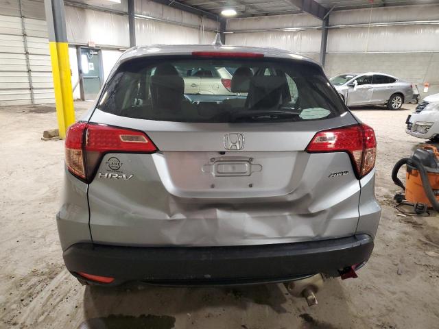 3CZRU6H37JG704605 - 2018 HONDA HR-V LX SILVER photo 6