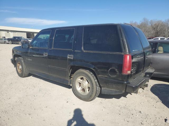 1GNEC13R3YR112951 - 2000 CHEVROLET TAHOE C1500 BLACK photo 2