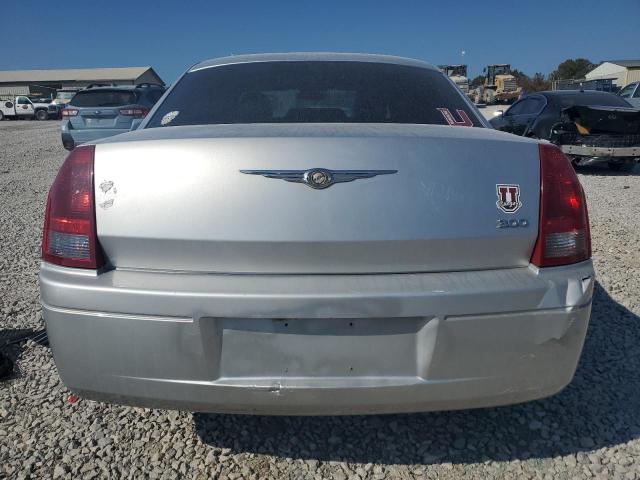 2C3AA43RX5H641621 - 2005 CHRYSLER 300 SILVER photo 6