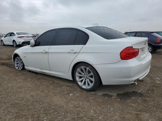 WBAPH5G59BNM80578 - 2011 BMW 328 I SULEV WHITE photo 2