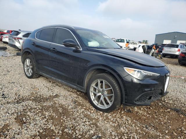 ZASFAKAN5J7B86583 - 2018 ALFA ROMEO STELVIO BLACK photo 4