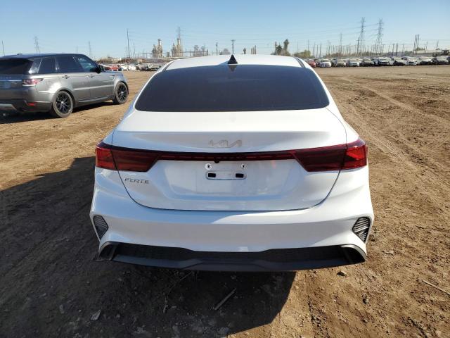 3KPF24AD9PE608548 - 2023 KIA FORTE LX WHITE photo 6