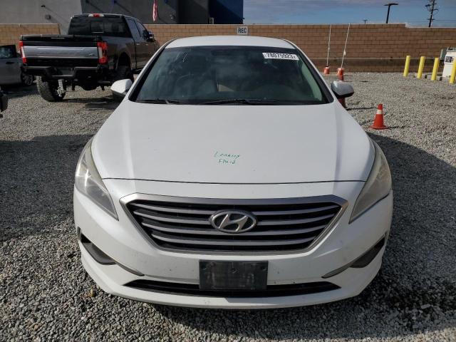 5NPE24AF1HH557623 - 2017 HYUNDAI SONATA SE WHITE photo 5