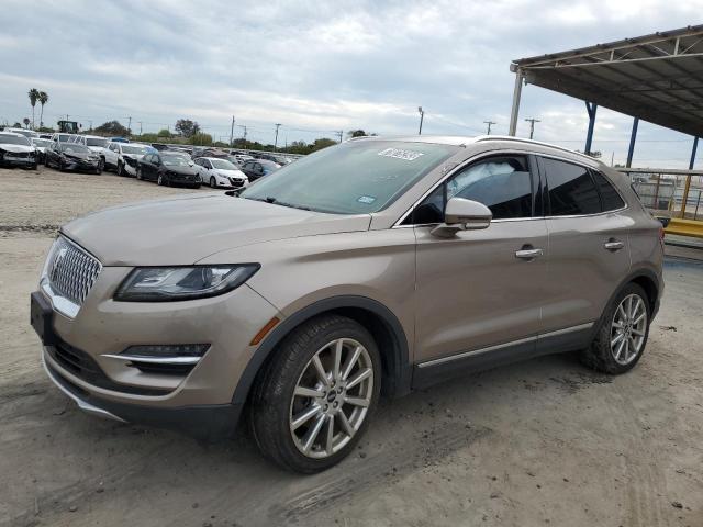 5LMCJ3C90KUL21319 - 2019 LINCOLN MKC RESERVE TAN photo 1
